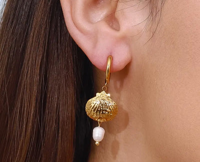 Audace Shell drop earring