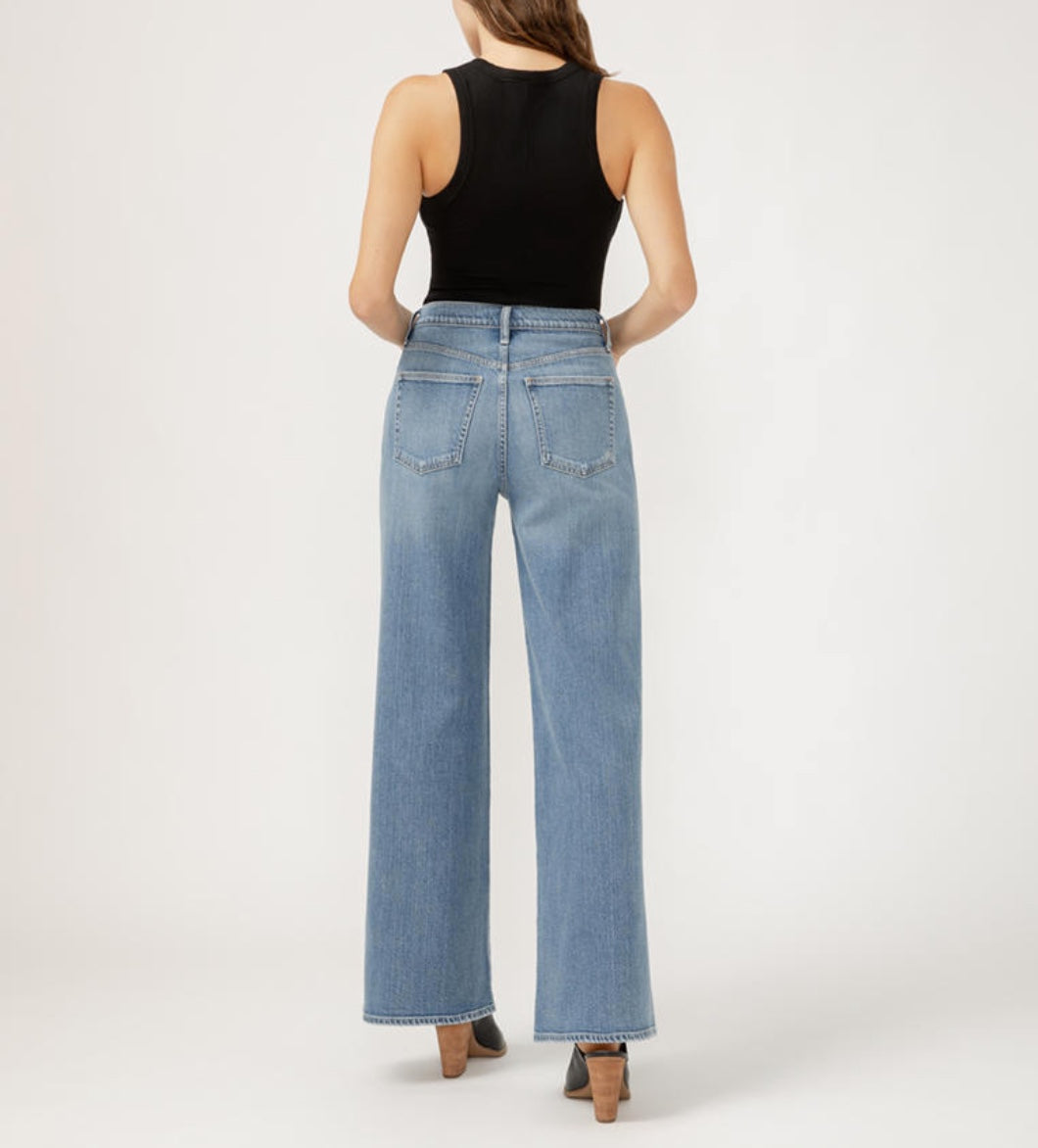Highly Desireable ultra wide leg
