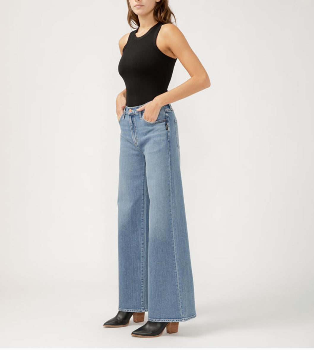 Highly Desireable ultra wide leg