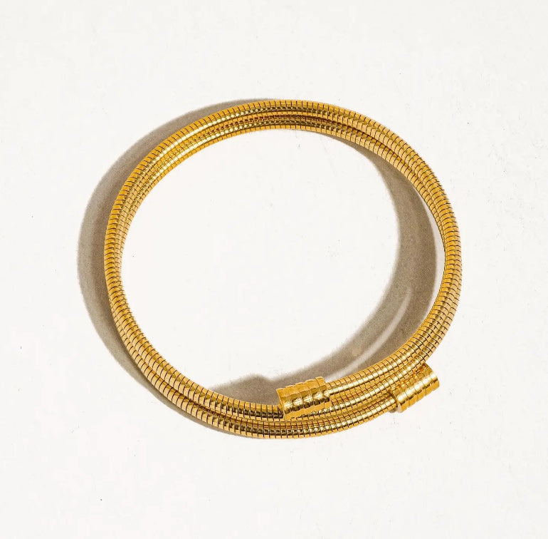 Arnell Round Snake Gold Chain Bracelet