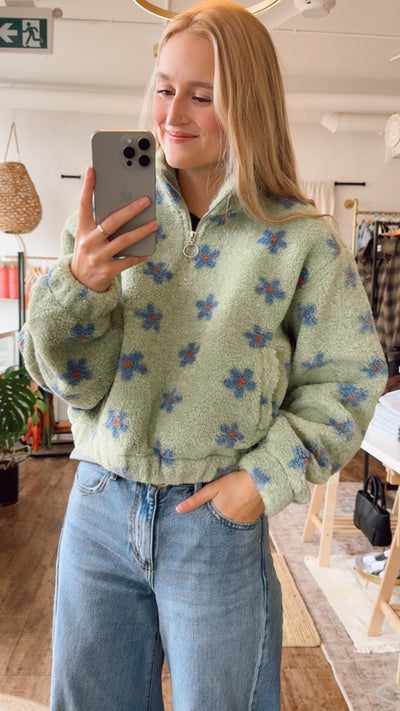 Green Cropped Sherpa