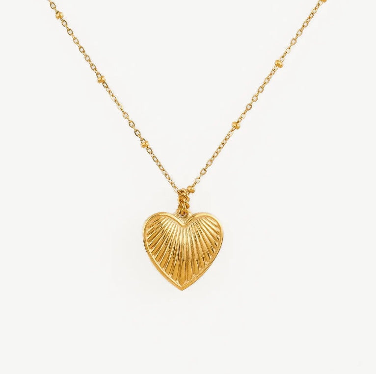 Amora heart necklace