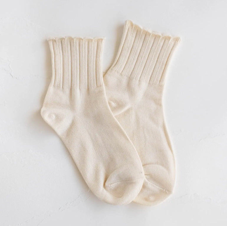 Scalloped casual socks