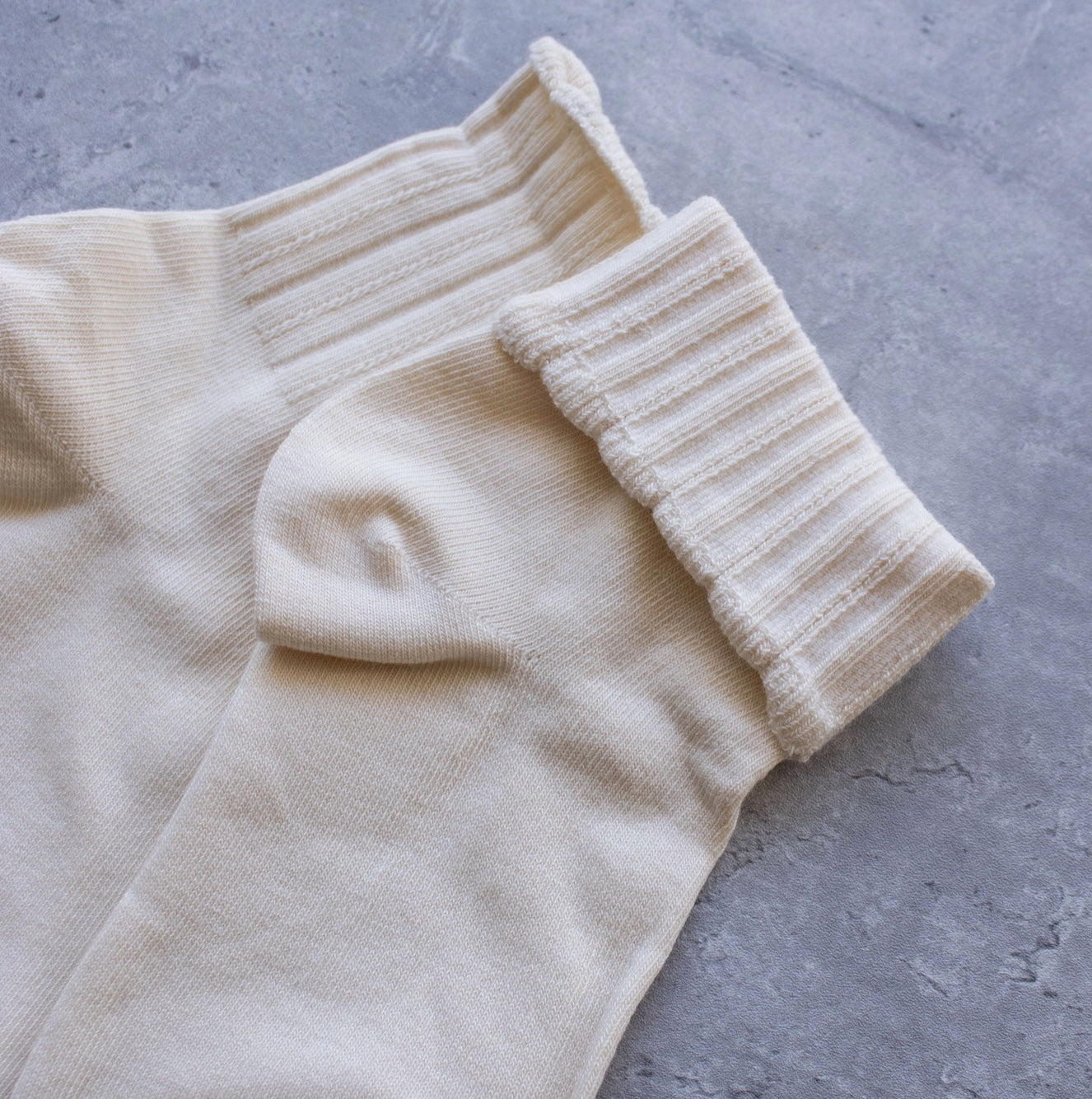 Scalloped casual socks