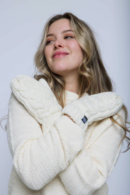 Marshmallow Cabled Lined Mitts