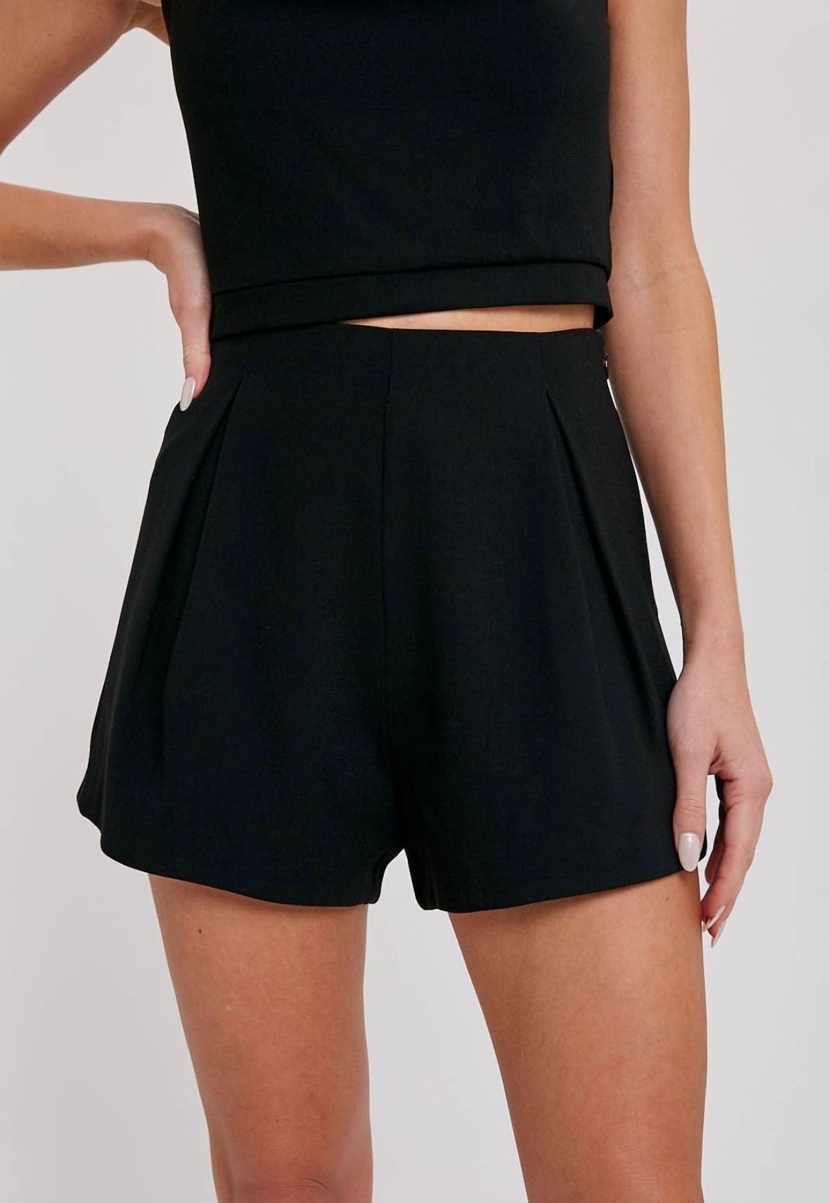 High wasted pleated shorts